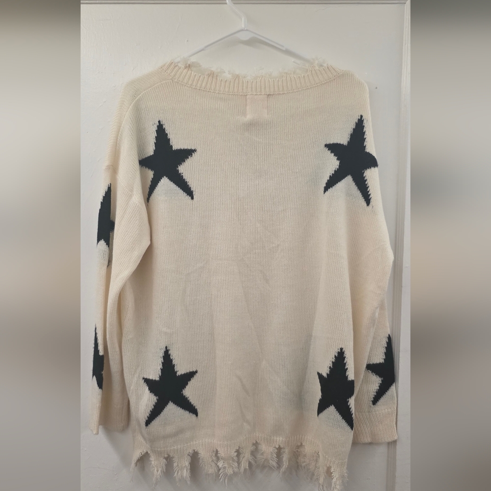 Grace & Emma Star Distressed Sweater Cream Black NWT Medium - Picture 3 of 10